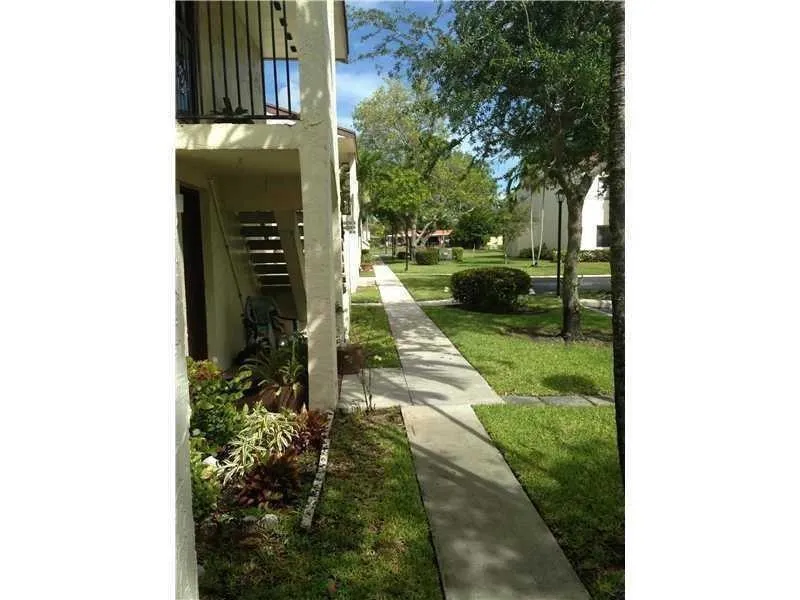 11318 Taft Street Pembroke Pines, FL 33026