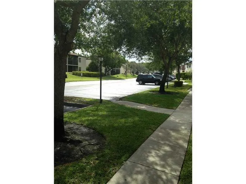 11318 Taft Street Pembroke Pines, FL 33026