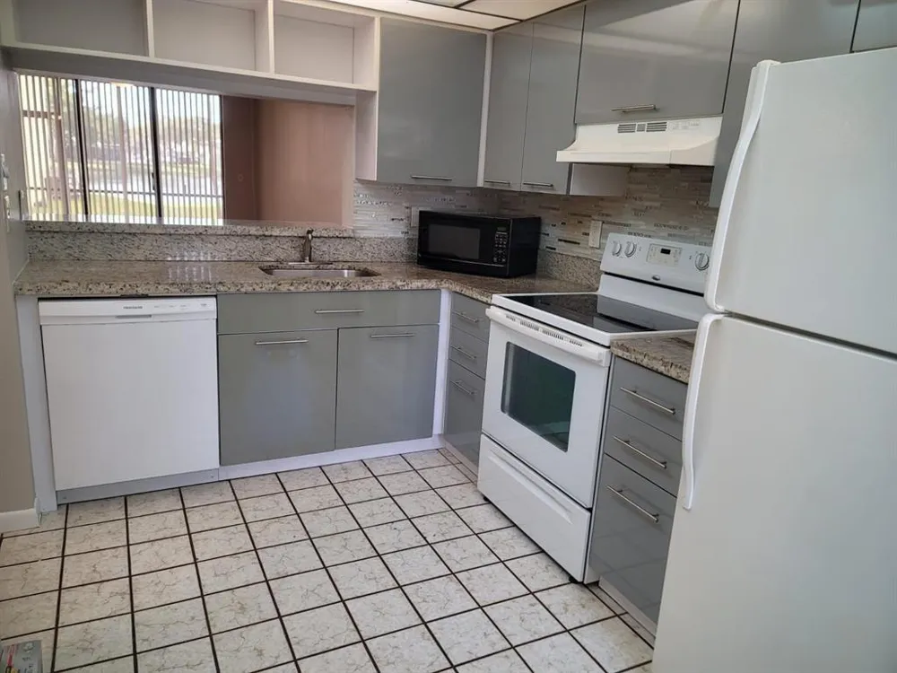 11318 Taft Street Pembroke Pines, FL 33026