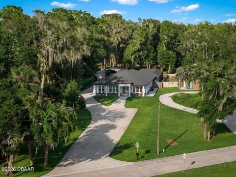 590 W Lake Winnemissett Drive