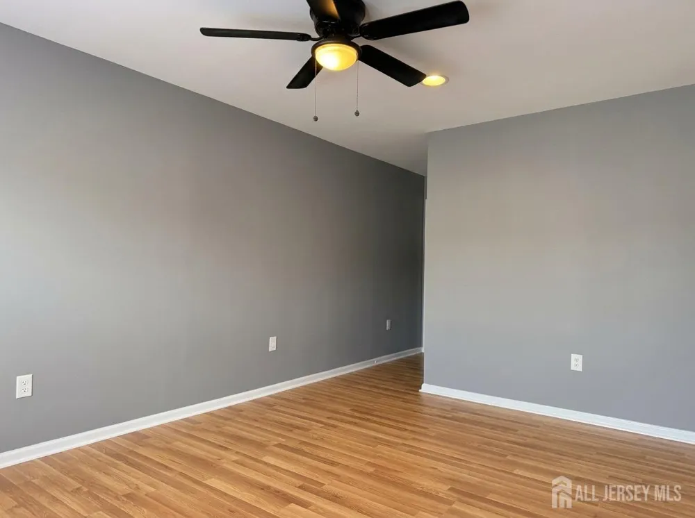 10 Dina Lane Franklin, NJ 08873
