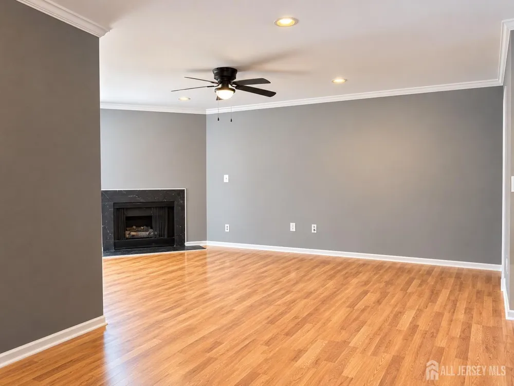 10 Dina Lane Franklin, NJ 08873