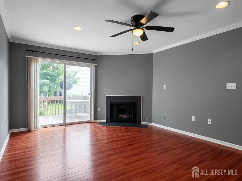 10 Dina Lane Franklin, NJ 08873