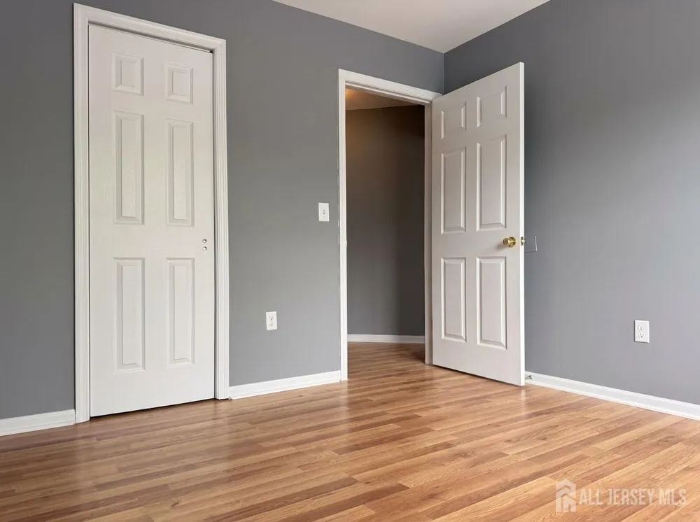 10 Dina Lane Franklin, NJ 08873