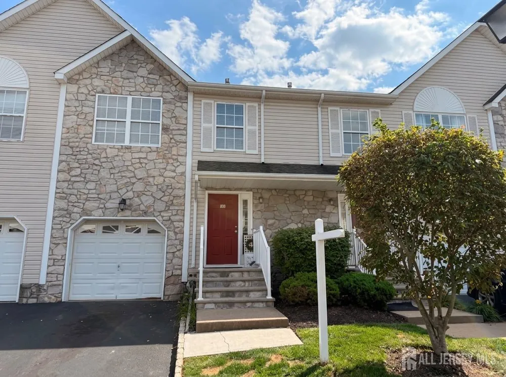 10 Dina Lane Franklin, NJ 08873