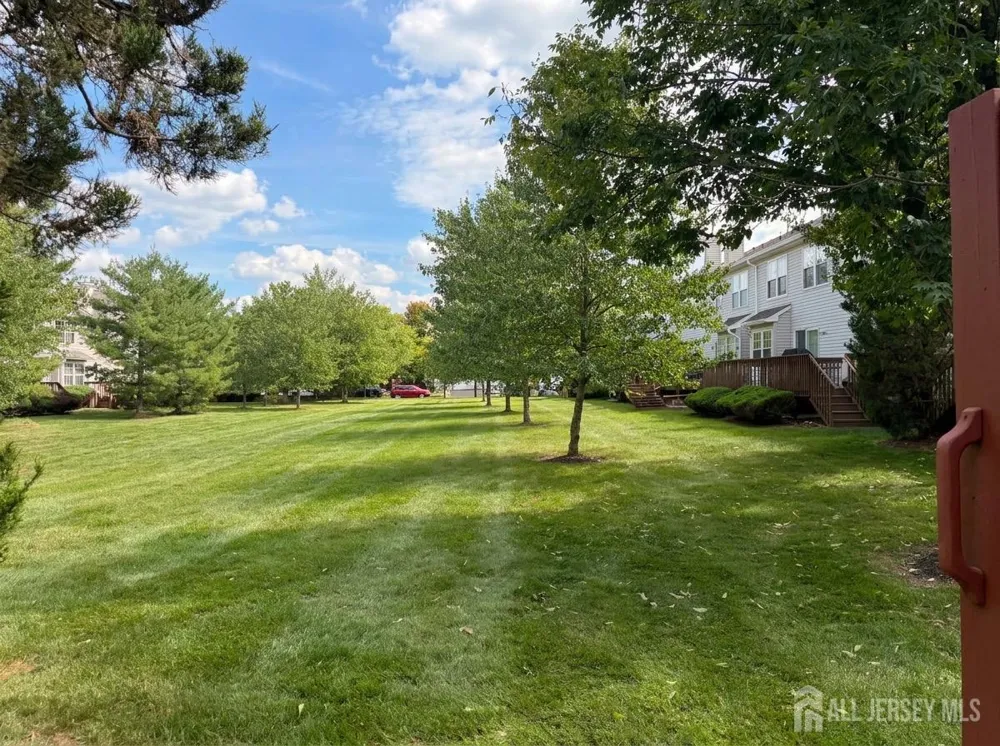 10 Dina Lane Franklin, NJ 08873