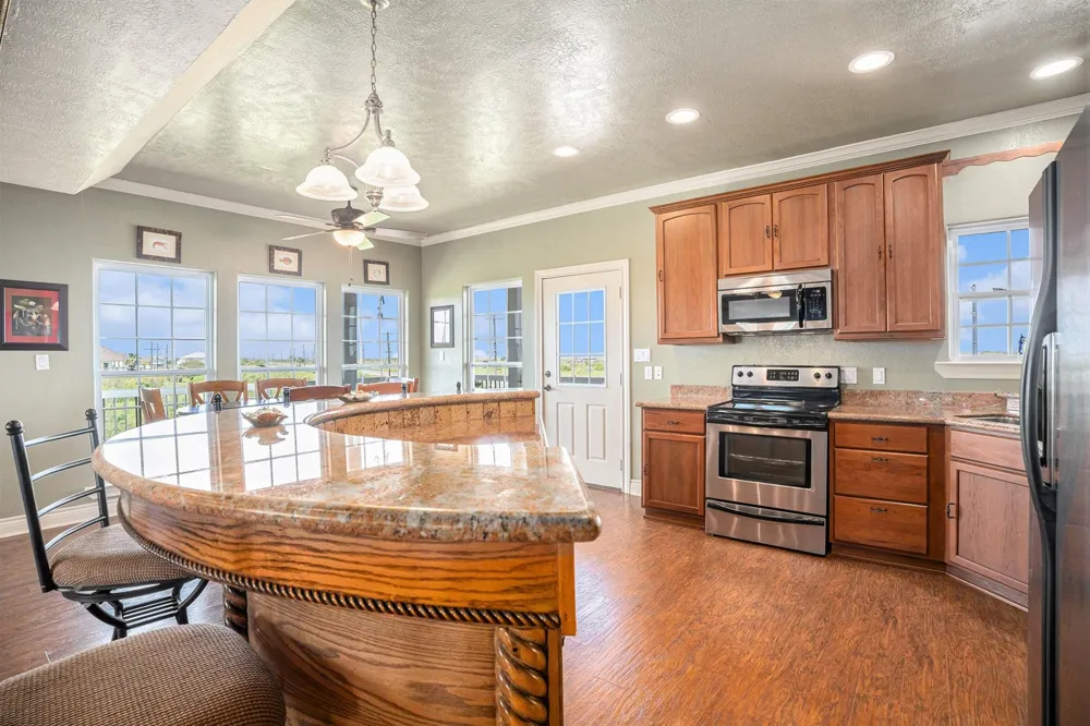 883 Gulf Cedar Drive Port Bolivar, TX 77650