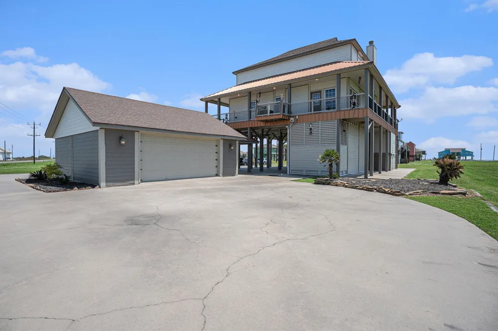883 Gulf Cedar Drive Port Bolivar, TX 77650