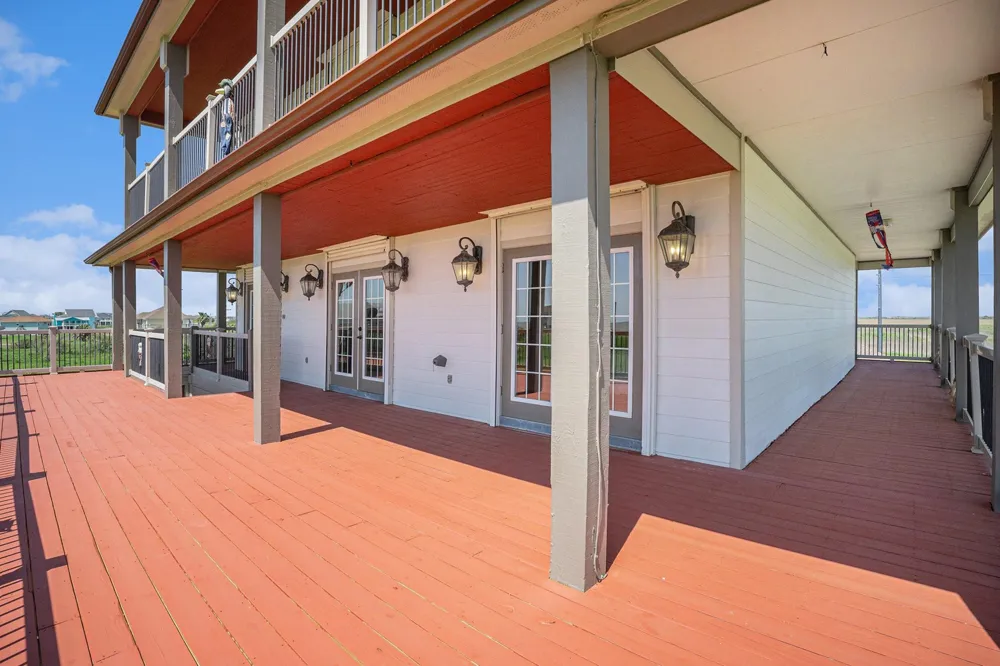 883 Gulf Cedar Drive Port Bolivar, TX 77650