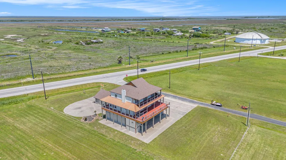 883 Gulf Cedar Drive Port Bolivar, TX 77650