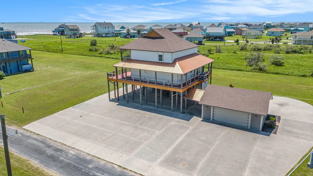 883 Gulf Cedar Drive Port Bolivar, TX 77650
