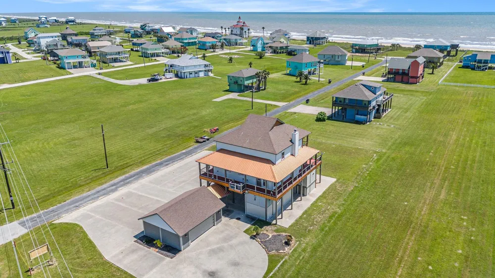 883 Gulf Cedar Drive Port Bolivar, TX 77650