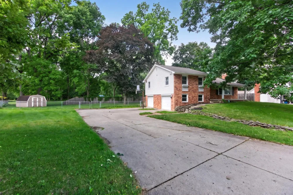 2000 Cascade Drive Jackson, MI 49203
