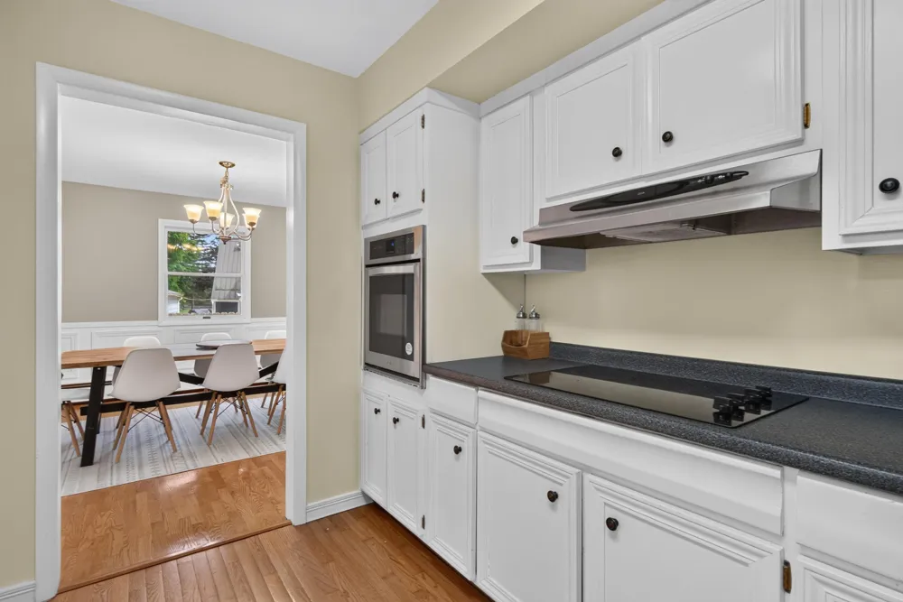 2000 Cascade Drive Jackson, MI 49203