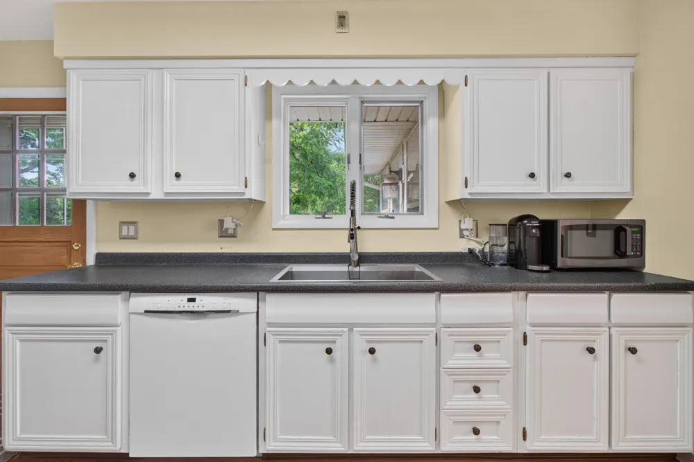 2000 Cascade Drive Jackson, MI 49203