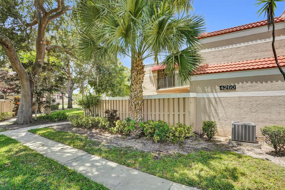 4260 Village Drive #D Delray Beach, FL 33445