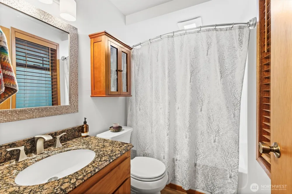 7082 Rainier Way Glacier, WA 98244