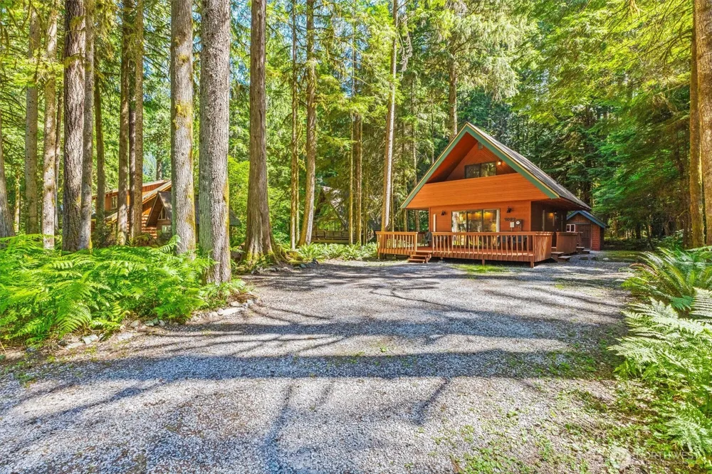 7082 Rainier Way Glacier, WA 98244