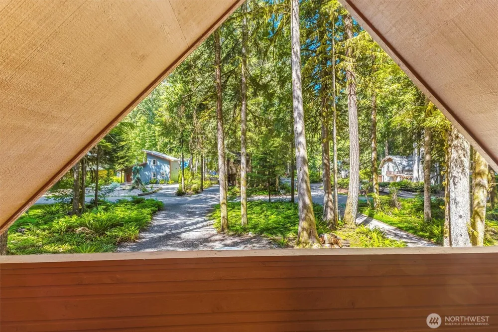 7082 Rainier Way Glacier, WA 98244