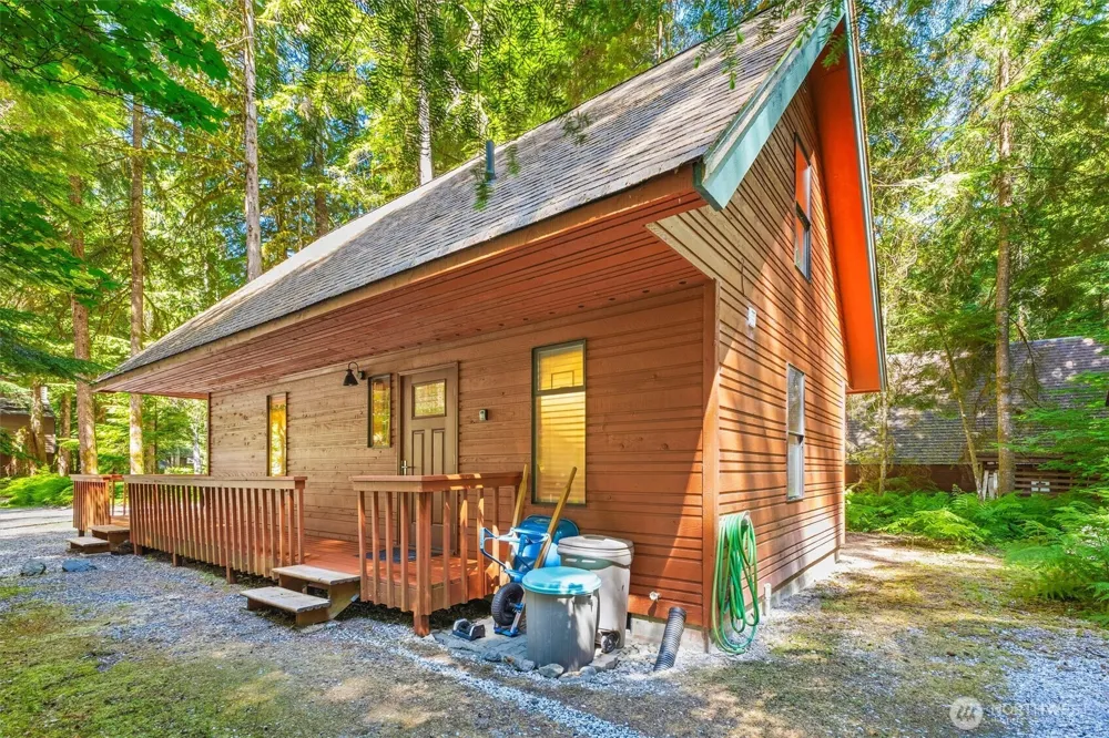 7082 Rainier Way Glacier, WA 98244