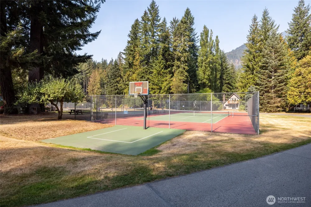 7082 Rainier Way Glacier, WA 98244