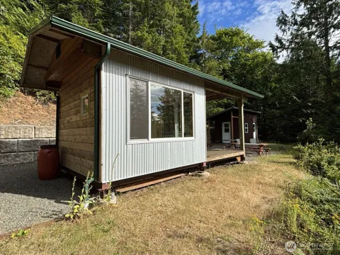 331 NE Capstan Rock Road