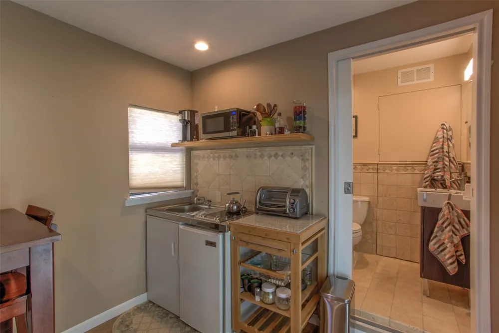 371 County Road 4874 Newark, TX 76071