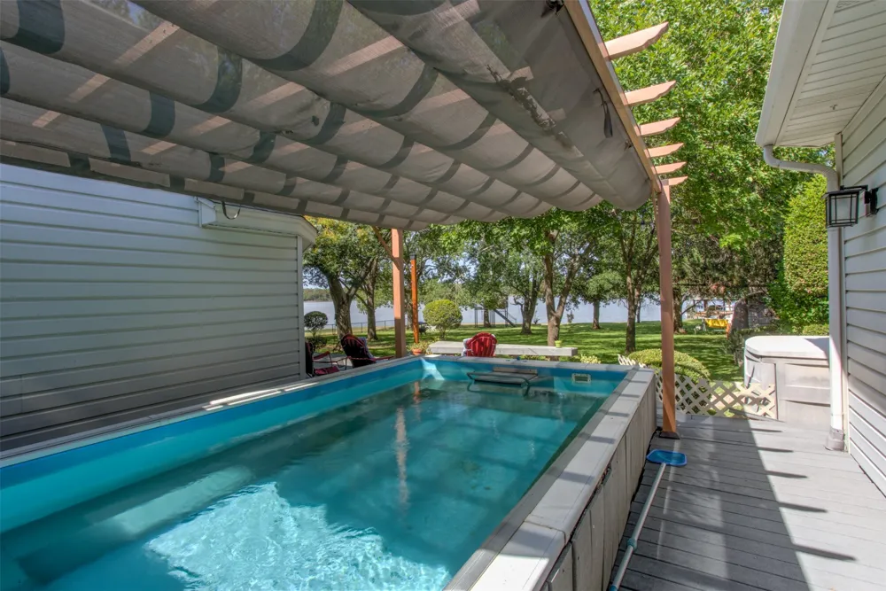 371 County Road 4874 Newark, TX 76071