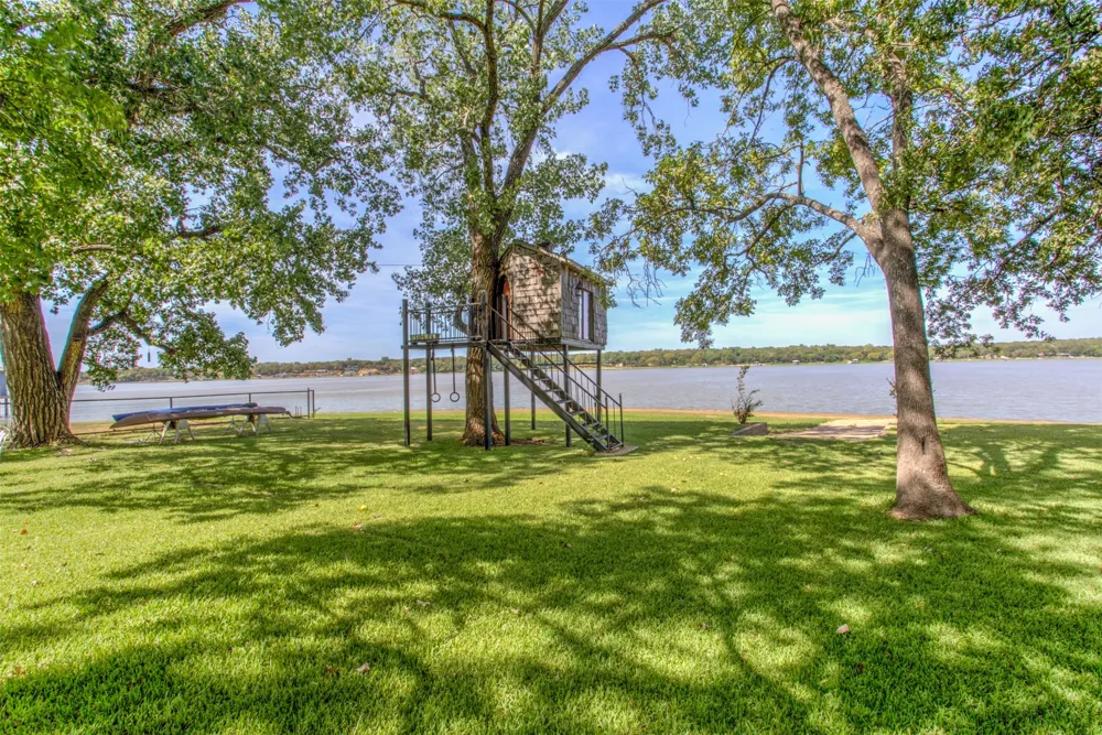 371 County Road 4874 Newark, TX 76071