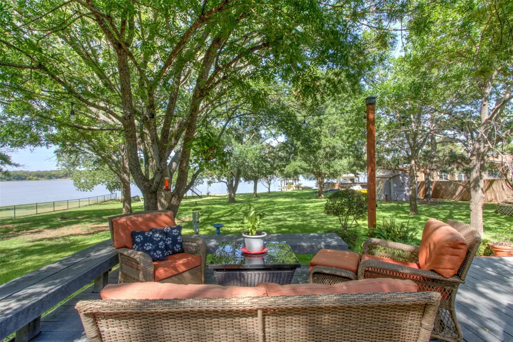371 County Road 4874 Newark, TX 76071