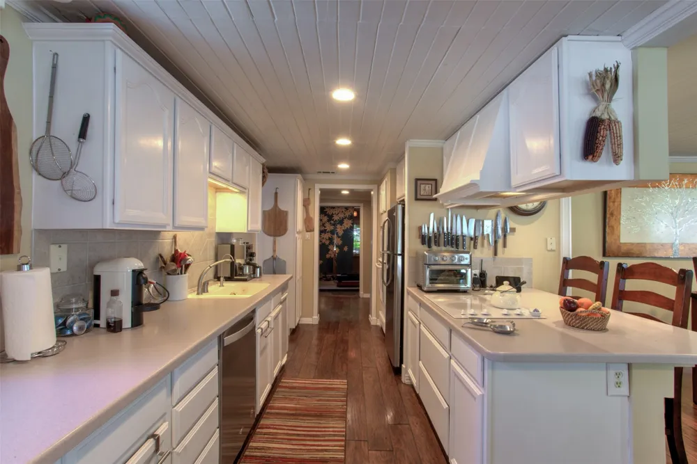 371 County Road 4874 Newark, TX 76071