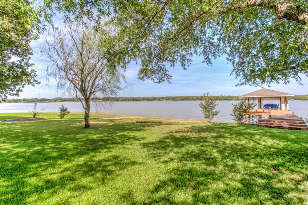 371 County Road 4874 Newark, TX 76071