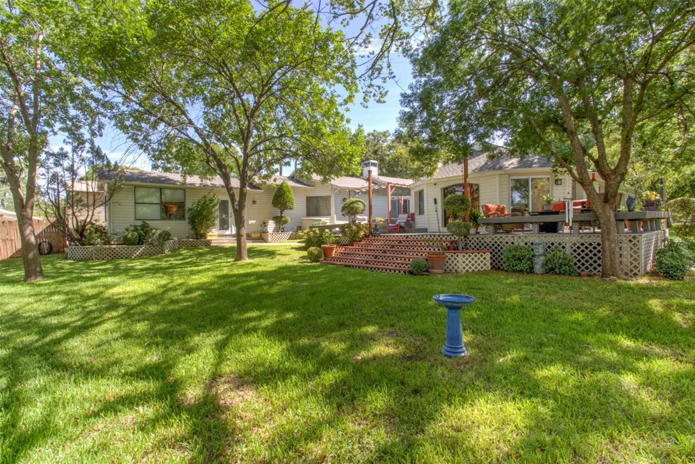 371 County Road 4874 Newark, TX 76071