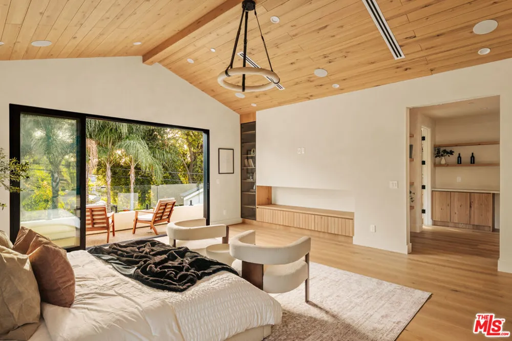 4317 Elmer Avenue Studio City, CA 91602
