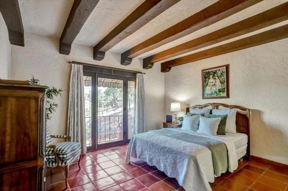15295 Kennedy Road Los Gatos, CA 95032
