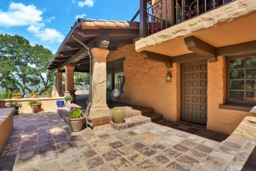15295 Kennedy Road Los Gatos, CA 95032