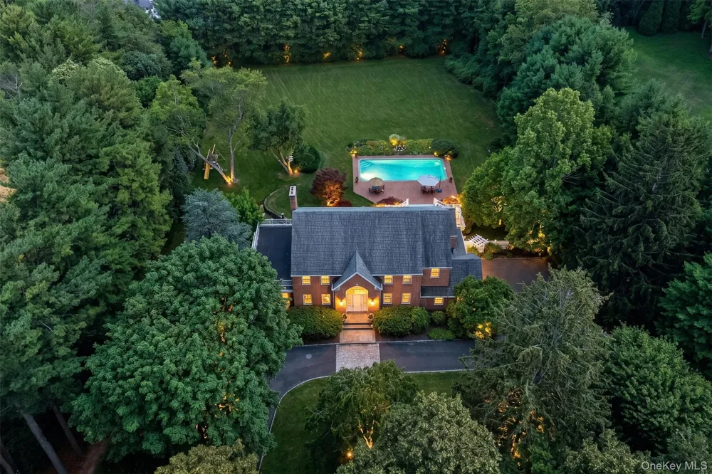61 Linden Lane Upper Brookville, NY 11545