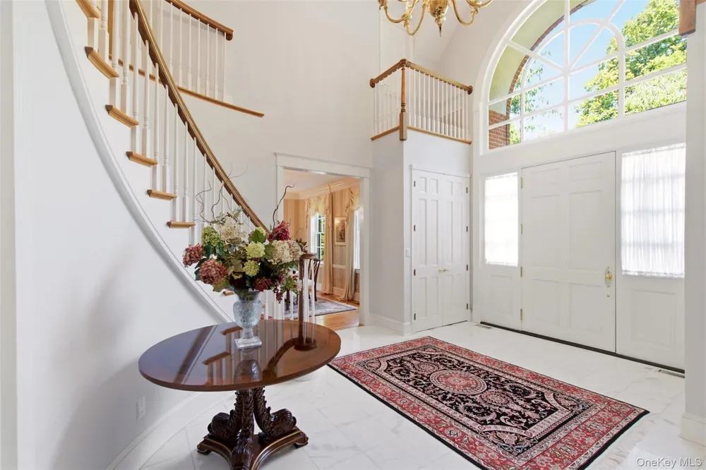 61 Linden Lane Upper Brookville, NY 11545