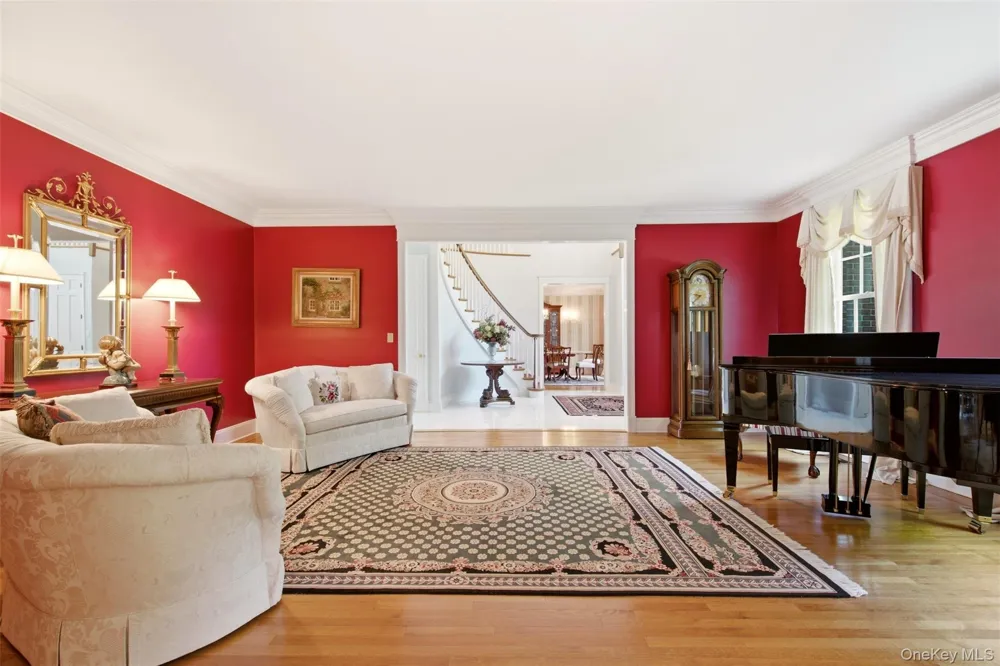 61 Linden Lane Upper Brookville, NY 11545