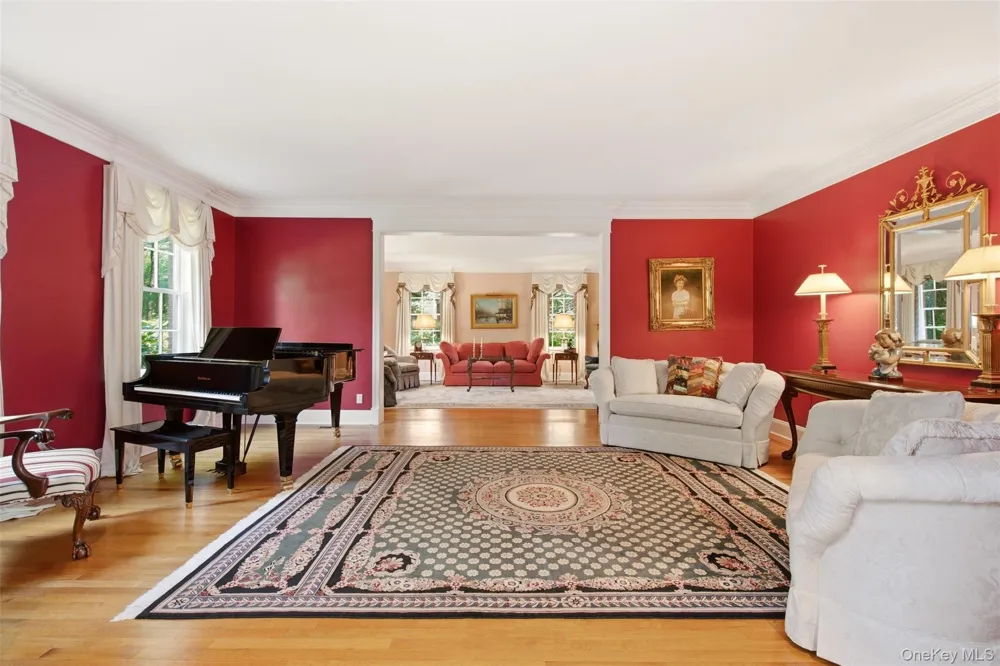 61 Linden Lane Upper Brookville, NY 11545