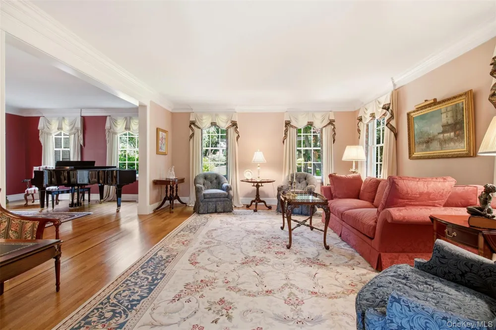 61 Linden Lane Upper Brookville, NY 11545