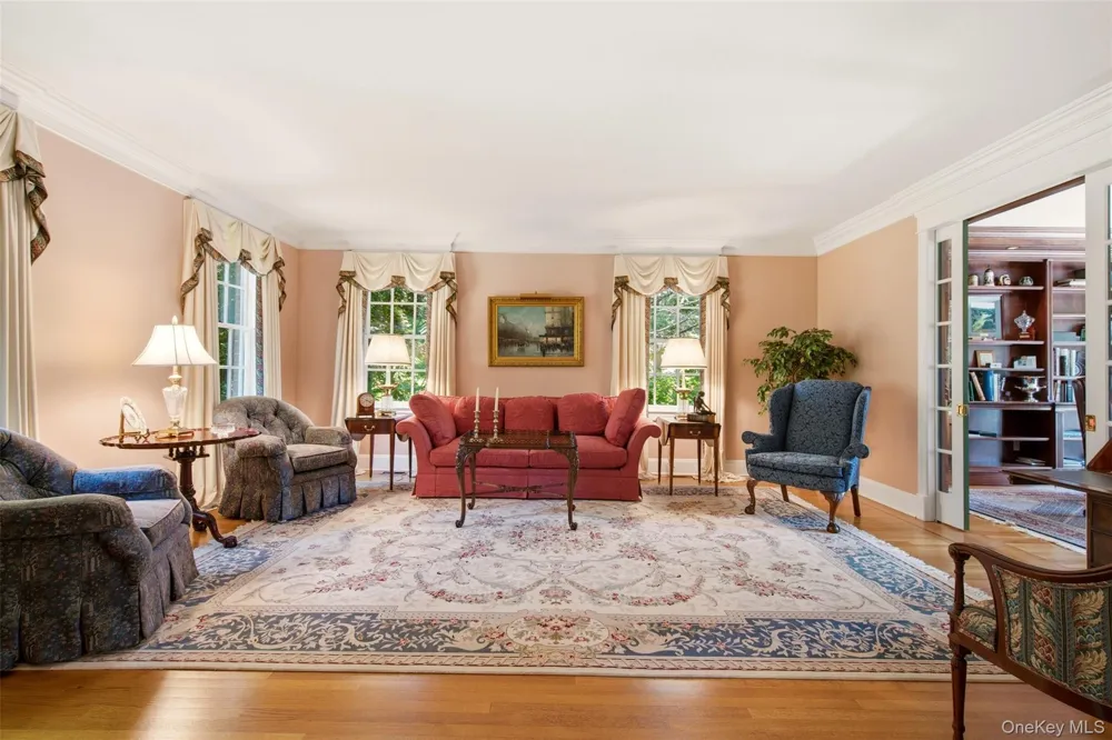 61 Linden Lane Upper Brookville, NY 11545