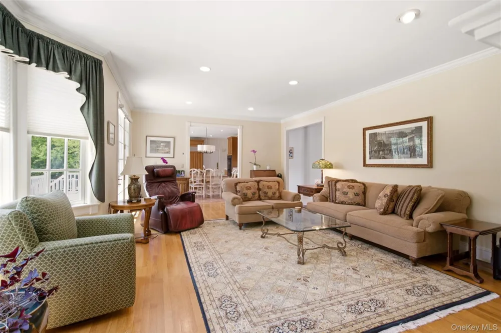 61 Linden Lane Upper Brookville, NY 11545