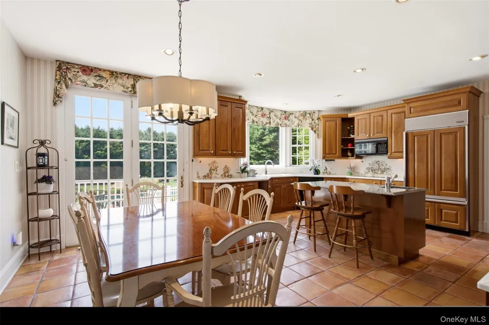 61 Linden Lane Upper Brookville, NY 11545