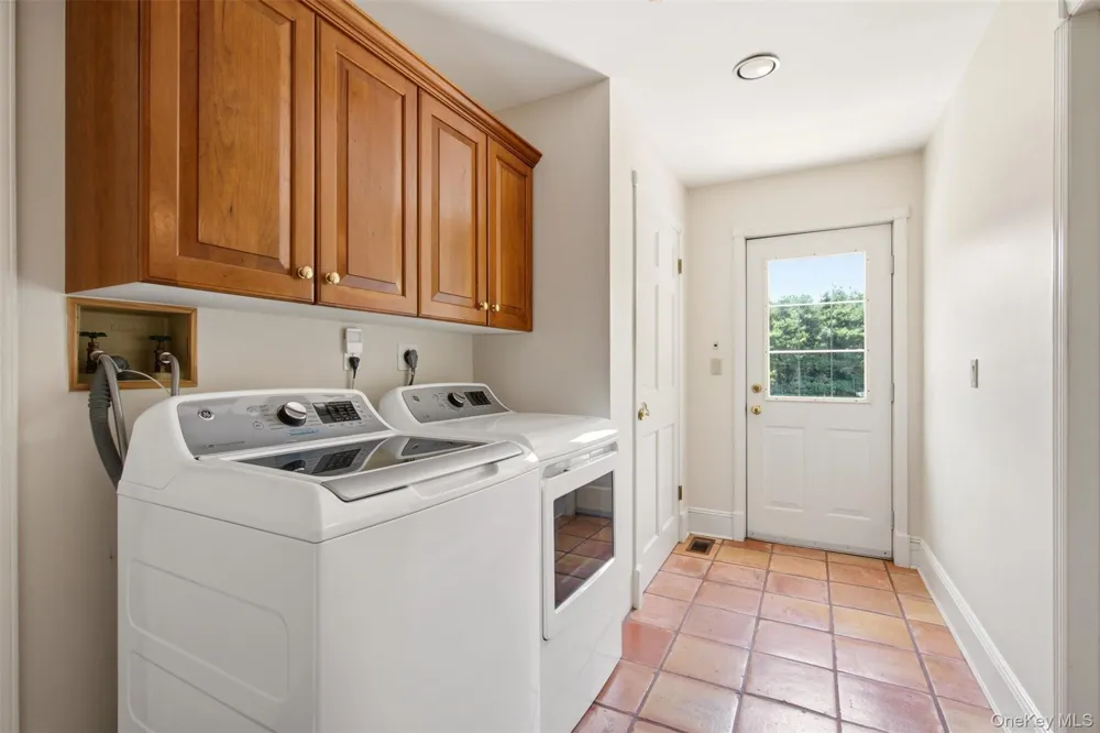 61 Linden Lane Upper Brookville, NY 11545