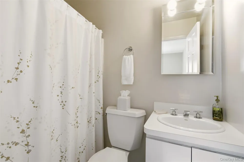 61 Linden Lane Upper Brookville, NY 11545