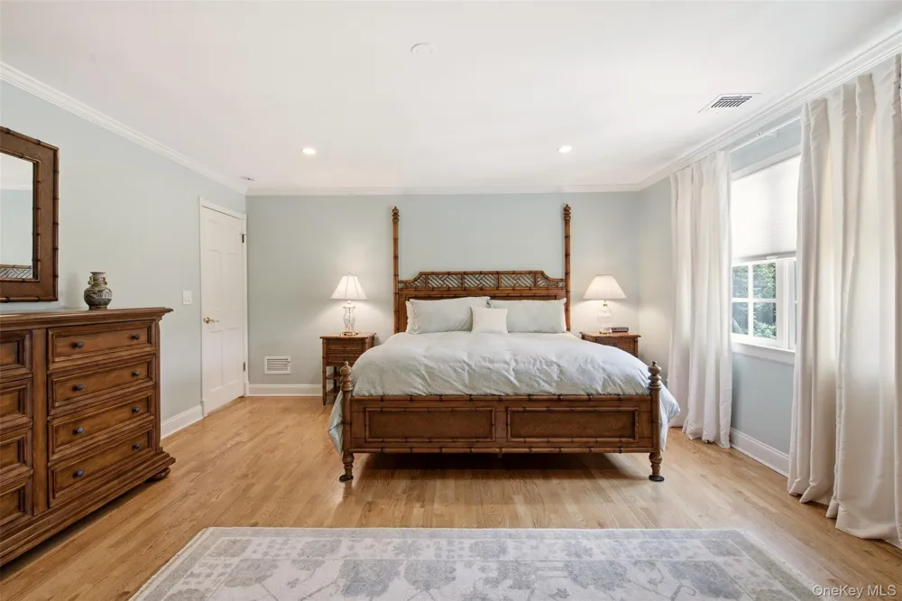 61 Linden Lane Upper Brookville, NY 11545