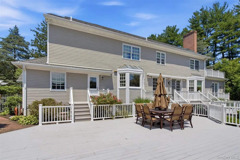 61 Linden Lane Upper Brookville, NY 11545