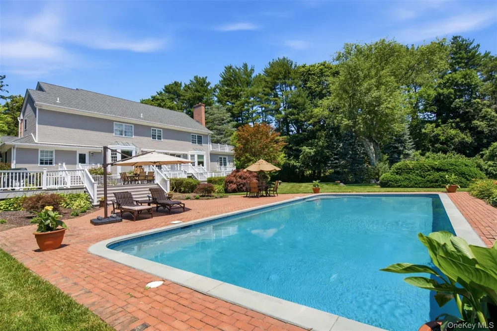 61 Linden Lane Upper Brookville, NY 11545