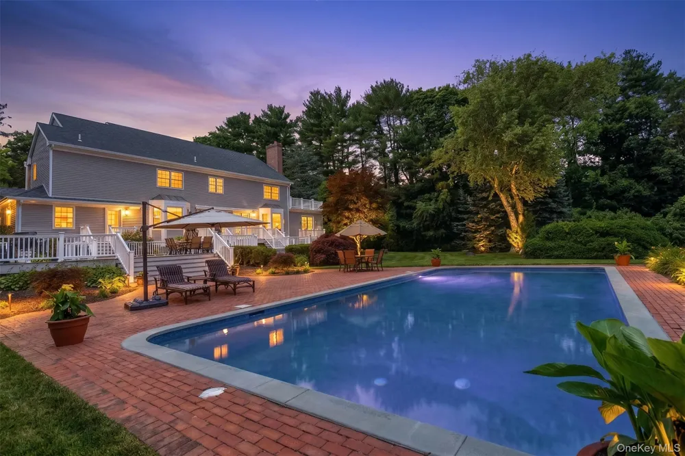 61 Linden Lane Upper Brookville, NY 11545